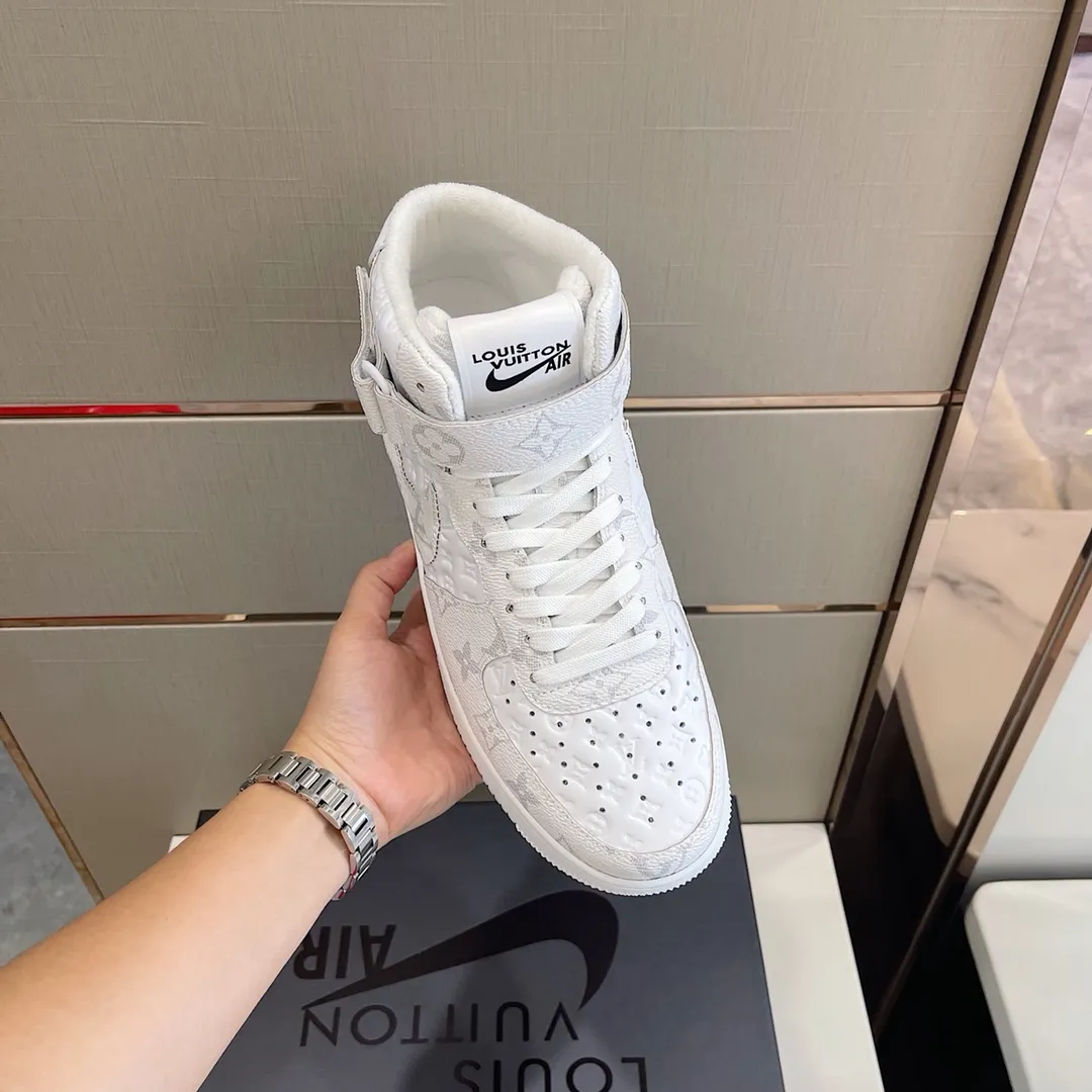 P480 Loui* Vuitto* x OFF-WHITE x Nike three-party collaboration! Trendy and cool men's high-top casual sports shoes with unrivaled color matching. The design idea basically continues the style of THE TEN. The Swoosh line and tongue label have a very familiar visual effect and are both fashionable and trendy! A must-have for fashionistas! The effect on your feet is absolutely stunning! Size: 38-45